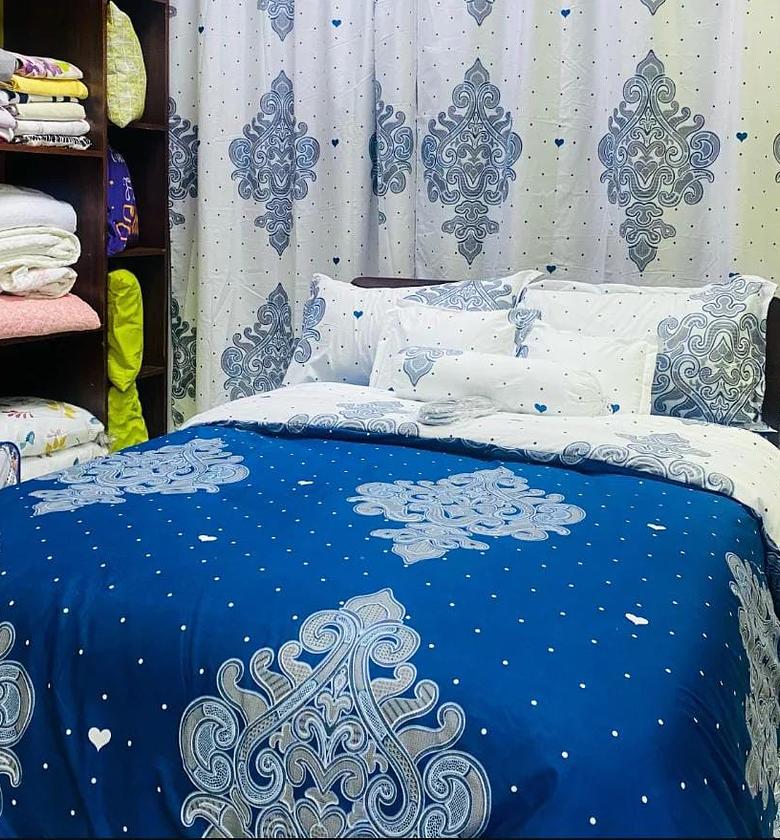 DUVET WITH DUVET COVER AND CURTAINS image