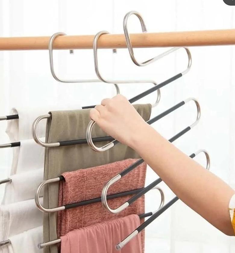 S-shaped hangers with antislip coating image