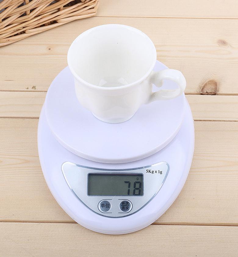 Portable LED Digital Kitchen Scale image