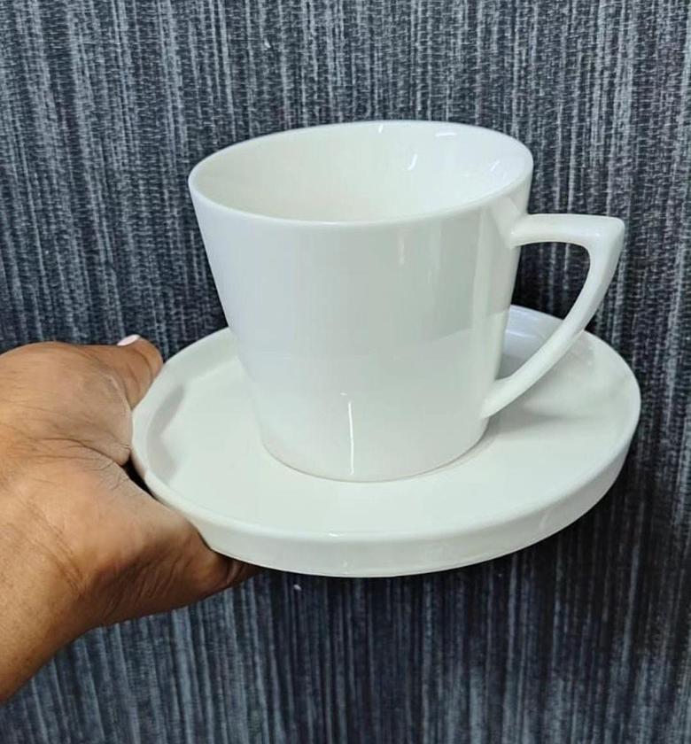 16 pcs cup and saucer set. image