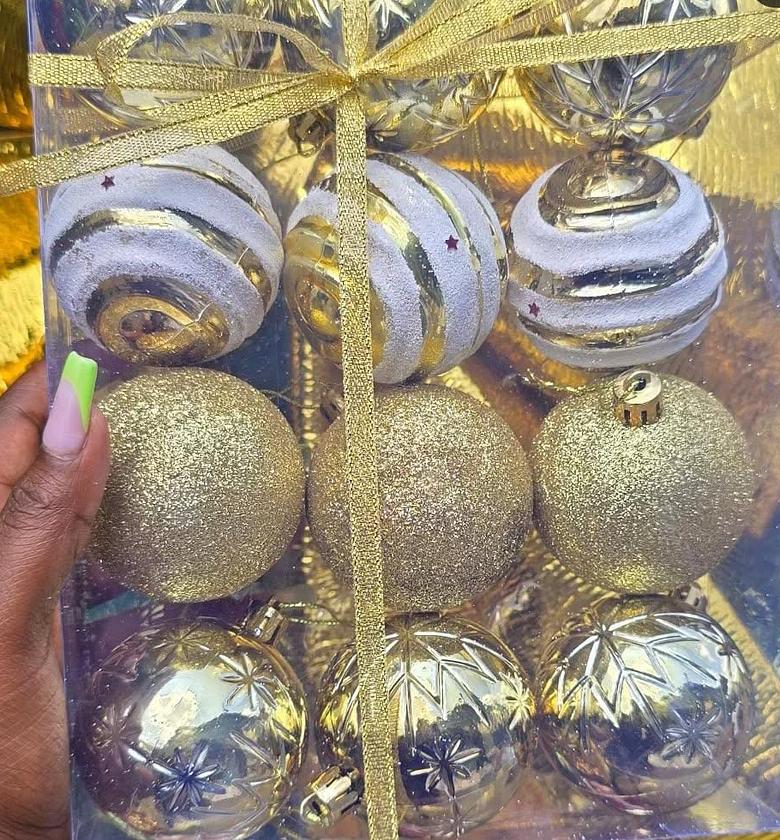 9pcs Christmas balls decor set. image