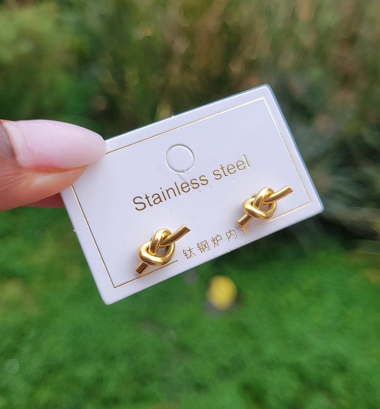 Knot earrings  image