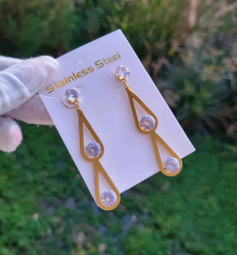 Drop earrings  image