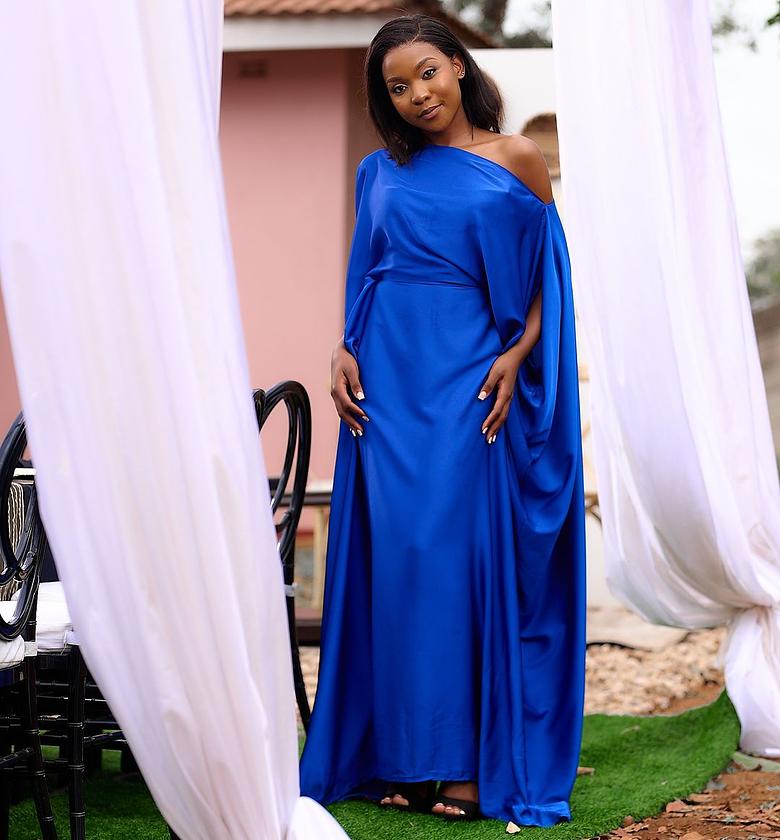 Elegant Luxe Dera image