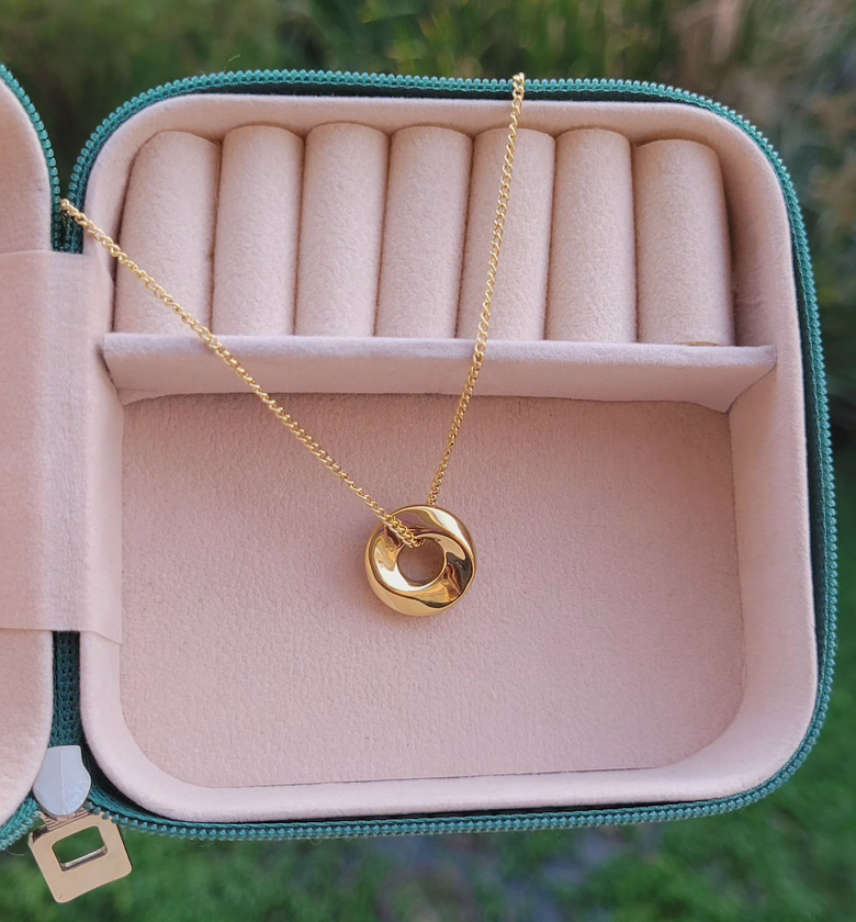 Round hollow necklace  image