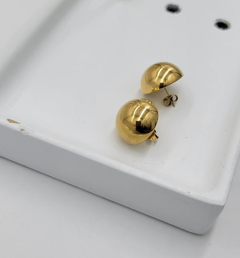 Hoop earrings  image