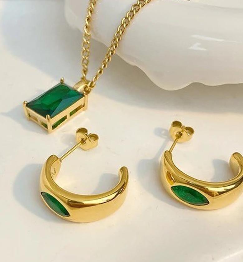 Emerald and Gold Matching Set image