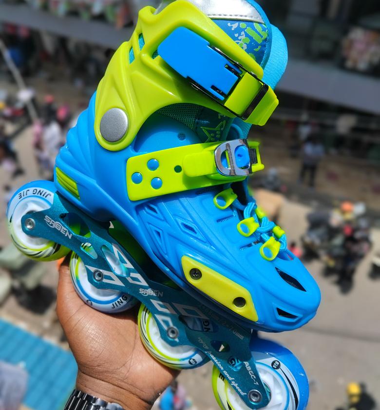 SKATING SHOES. Hard Boot  Skating Shoes image