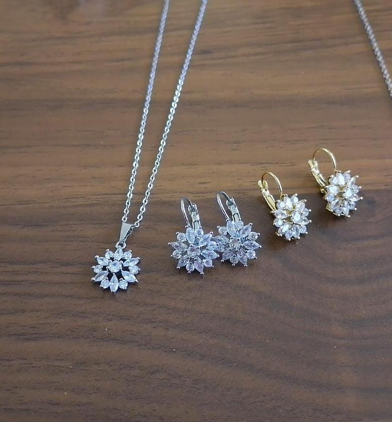 Cubic Zirconia FLOWER set image