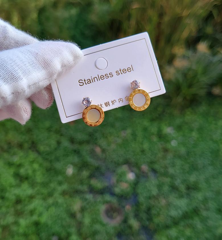 Stud earrings  image