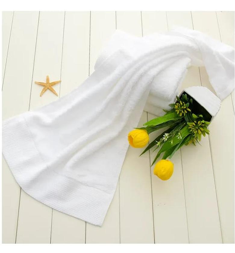 White cotton towels  ▪️ hand towels  ▫️35cm by75cm              image