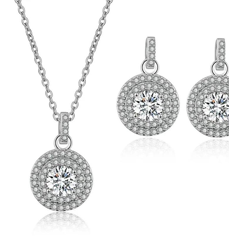 Round Cubic Zirconia set image