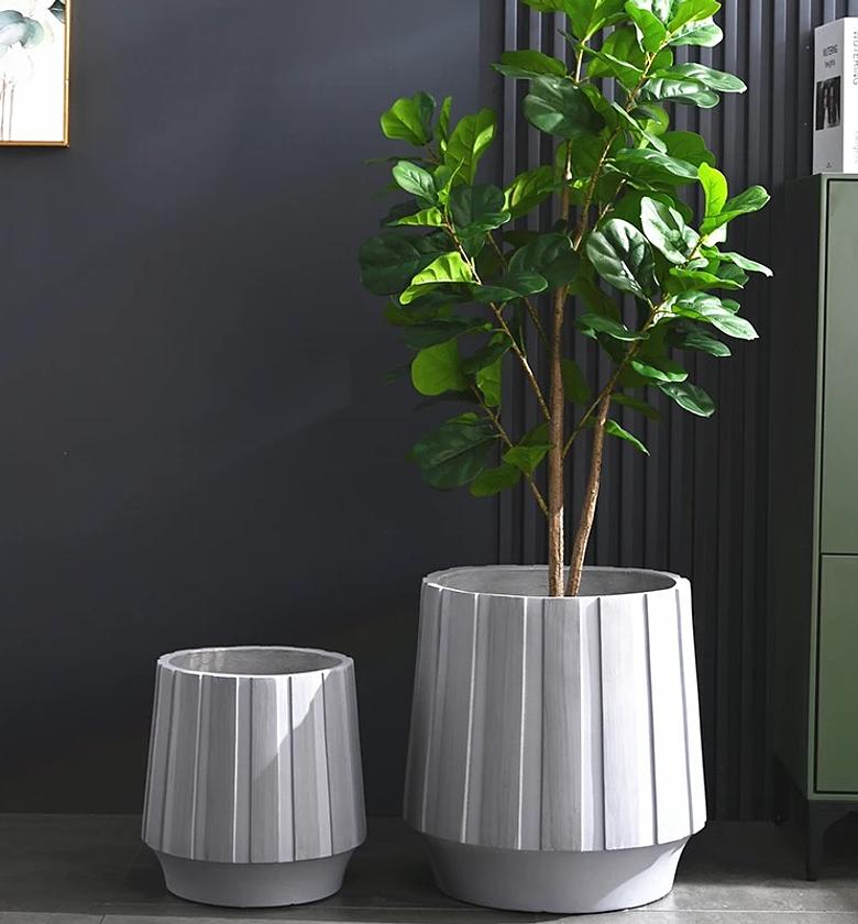 Elegant Ceremic Vase  image