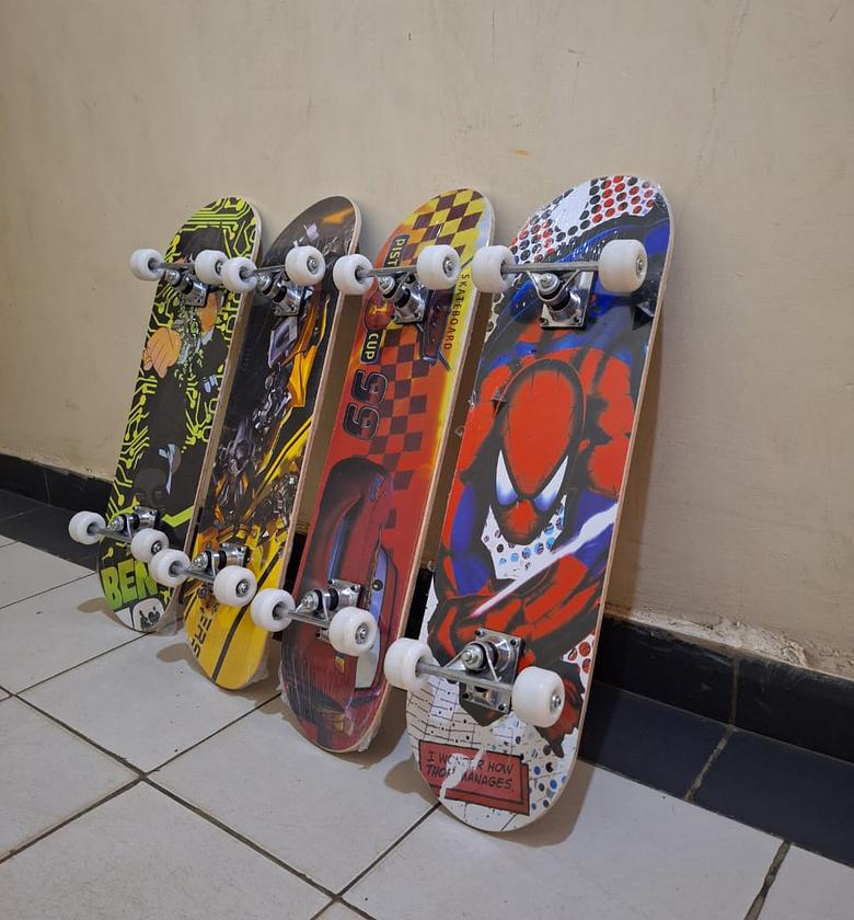 SKATEBOARD. Affordable complete skateboard for both beginners and advanced riders High-rebound image