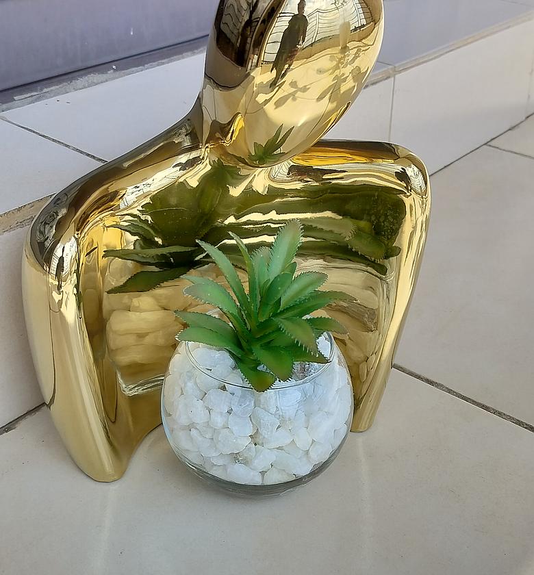 Gold male sculpture  image