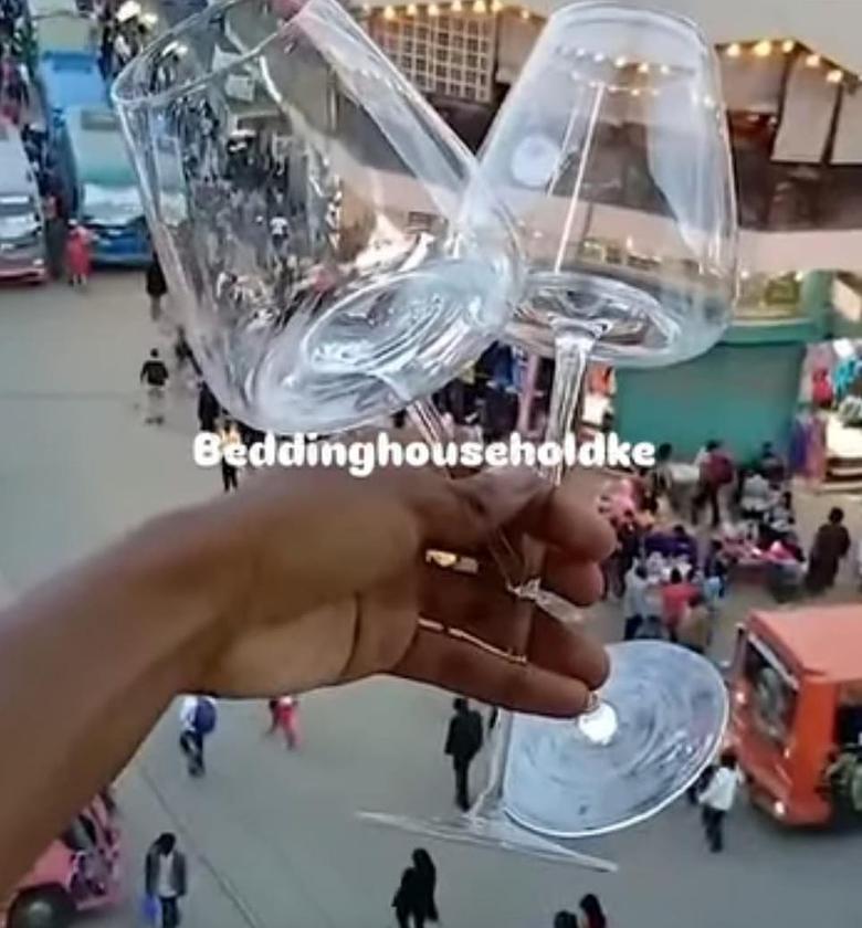 A pair(2glasses) aesthetic wine glasses  Capacity:600mls image