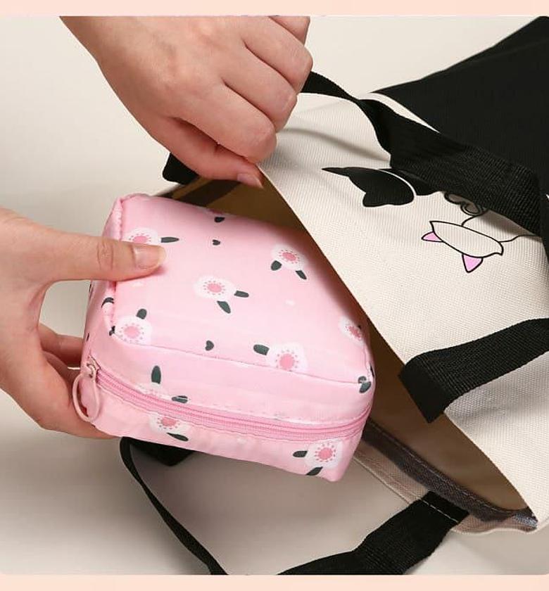 Sanitary pads pouch image