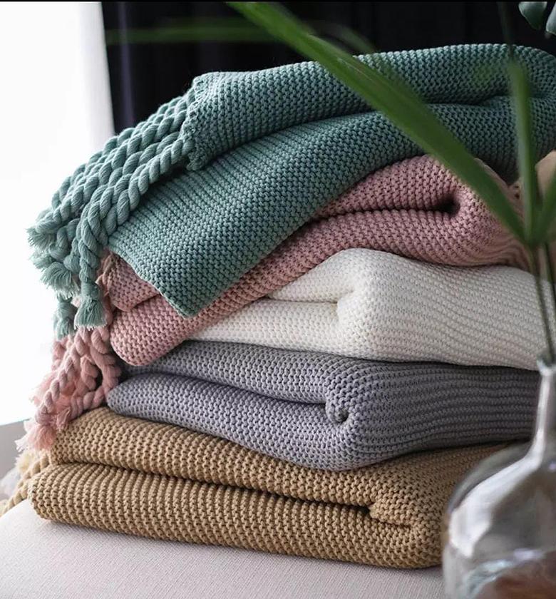 Supper Soft Knitted Throw Blankets With Tassels. image