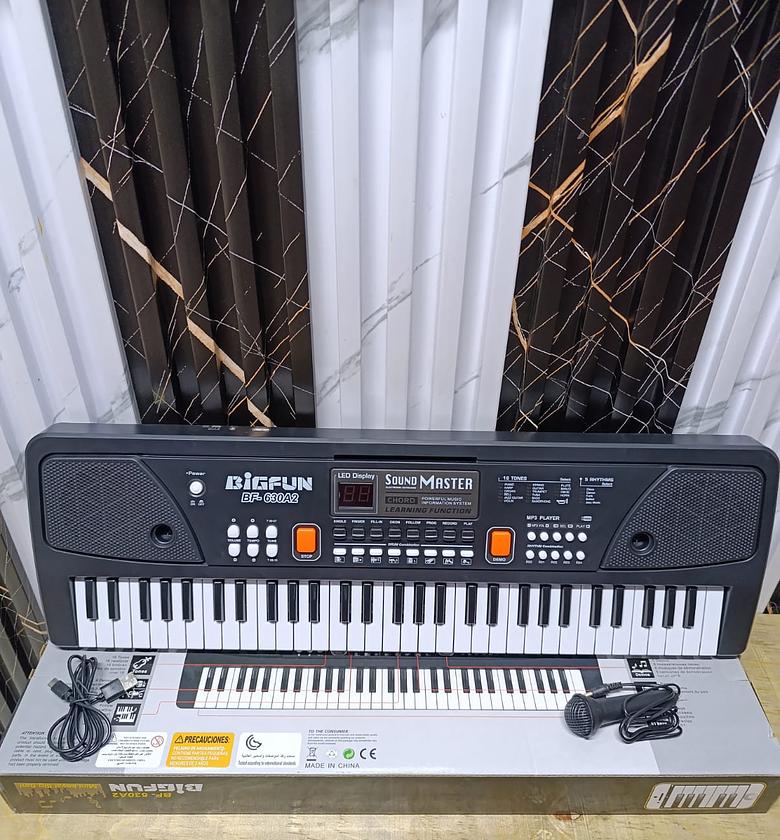 KEYBOARD. 61 keys rechargeable keyboard image