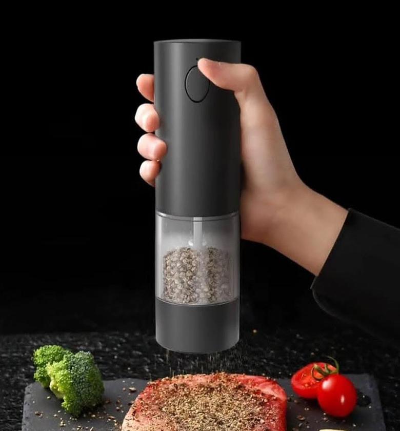  Rechargeable electric salt/ pepper grinder. image
