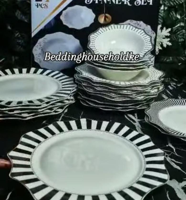 24pcs Porcelain Dinner set. image
