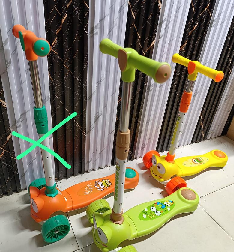 KIDS SCOOTERS.  image