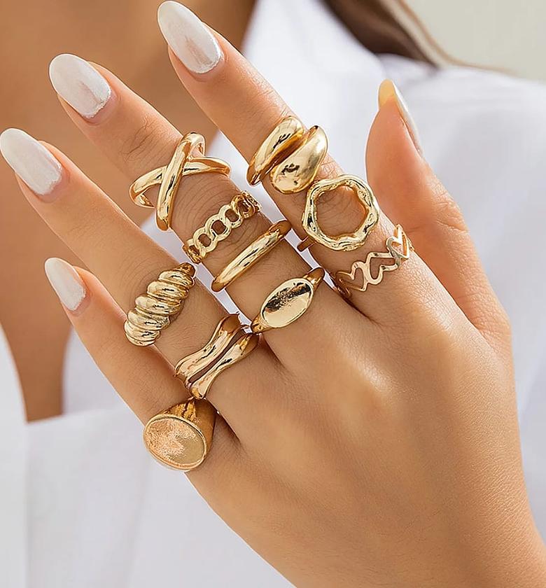 Stylish and versatile ring sets for every occasion. image