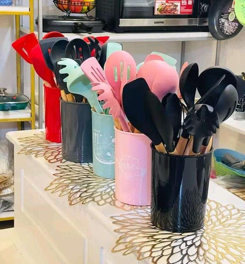 SPOON SET. 12 pcs silicone spoon set image