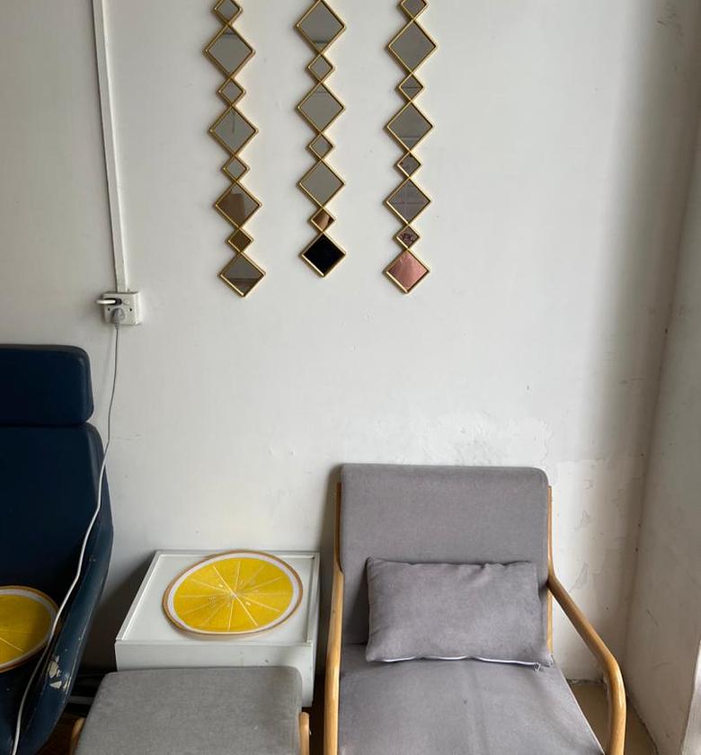 3 in 1 quad corner decor mirrors.Available in gold and silver.Note it is sold as a set of 3. image