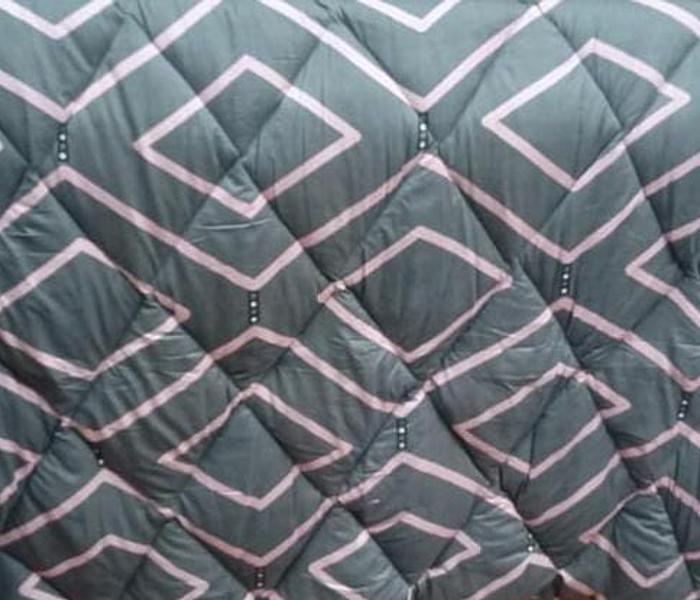 Unbinded  duvets;1 pc Duvet,1 pc bedsheet and 2 pcs pillow cases image