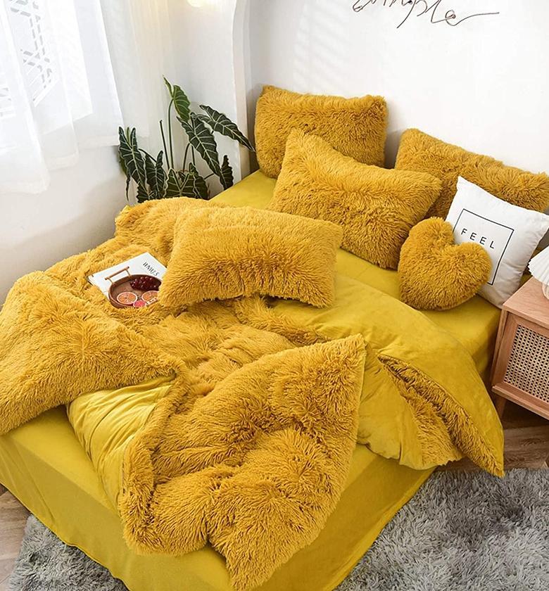 6pc Velvet Plush Fluffy Duvets  image