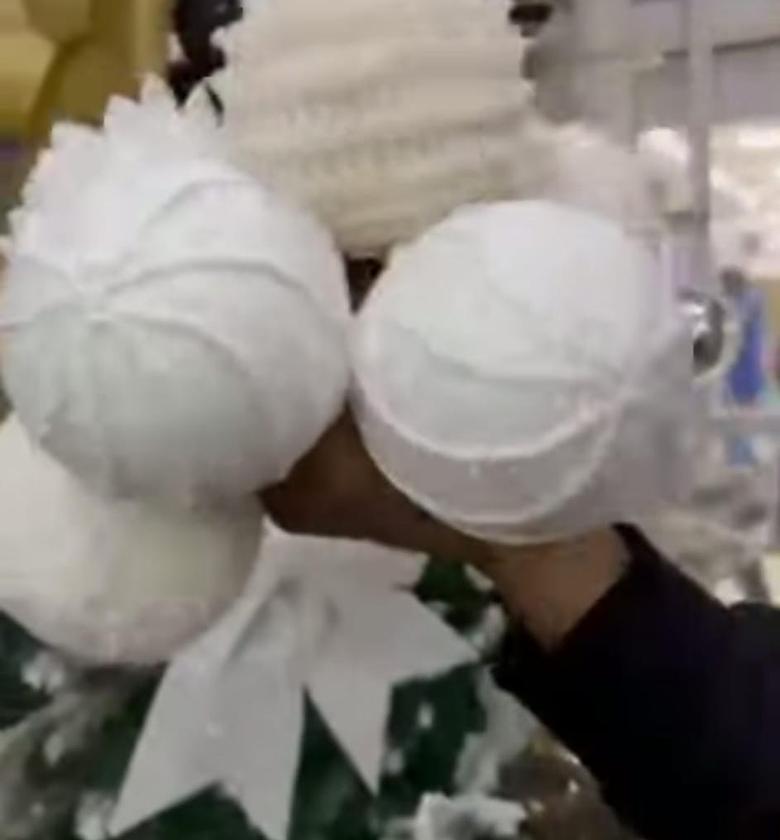 6pc assorted set christmas ball. image