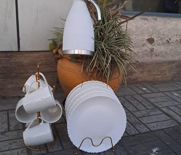 6 dinner 10" plates + 6cup + 2ltr Flask (13pc set) image