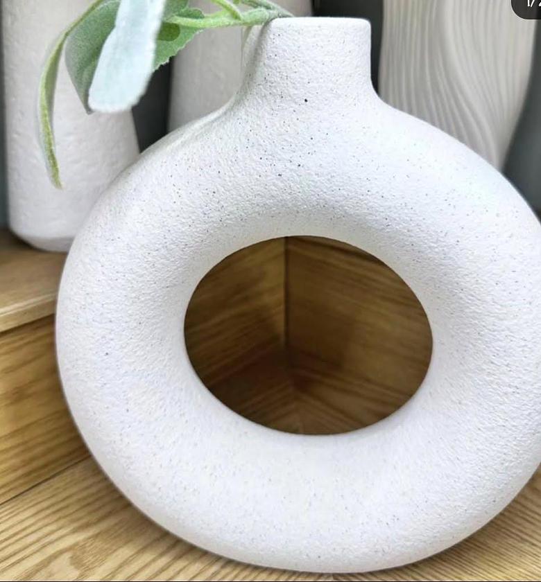 Vase Doughnut shaped. image