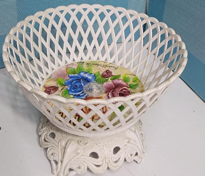 Fruit basket with stand image