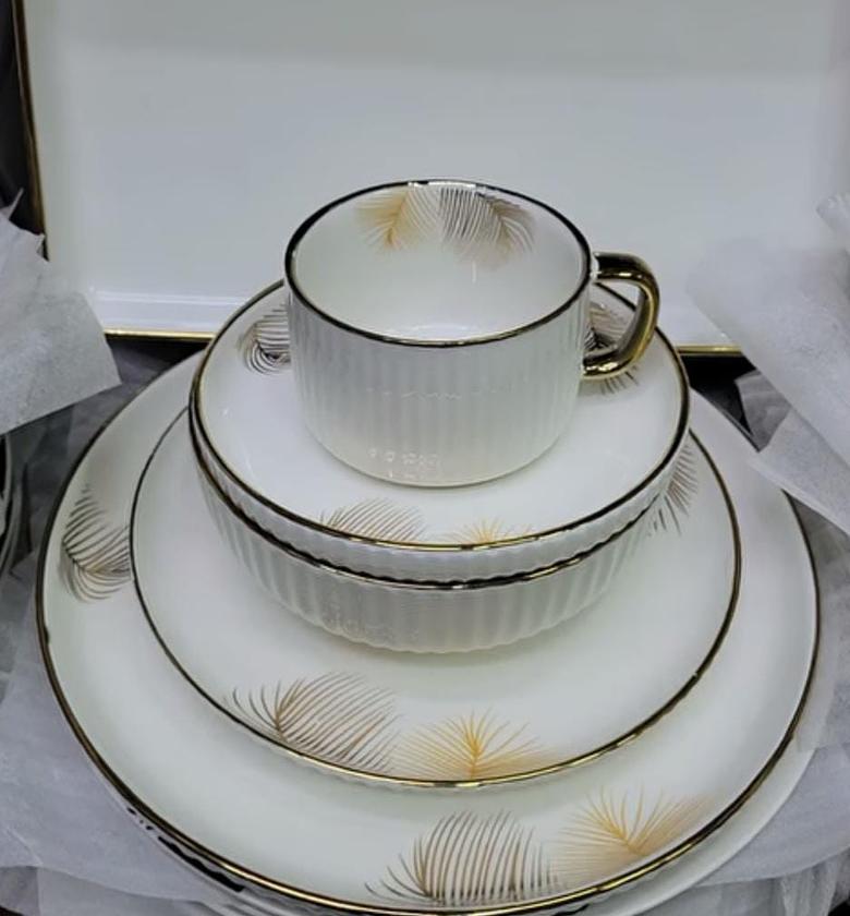  32pc Elegant European Porcelain Dinner set image