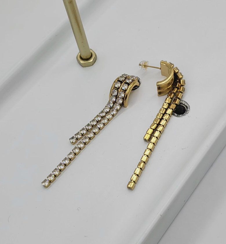 Rhinestone earing image