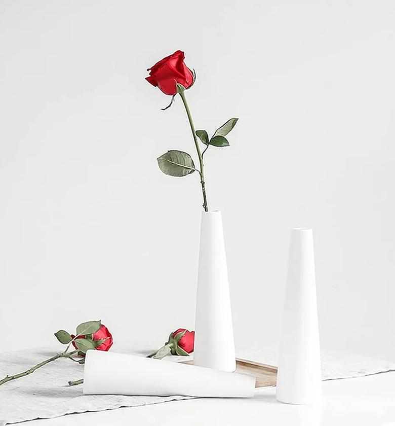 Ceramic Flower Vase Tall.       ✅Material :ceramic.        ✅Color:white.     ✅Size:2.5cm*16cm image