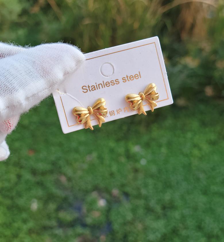 Bow earrings  image
