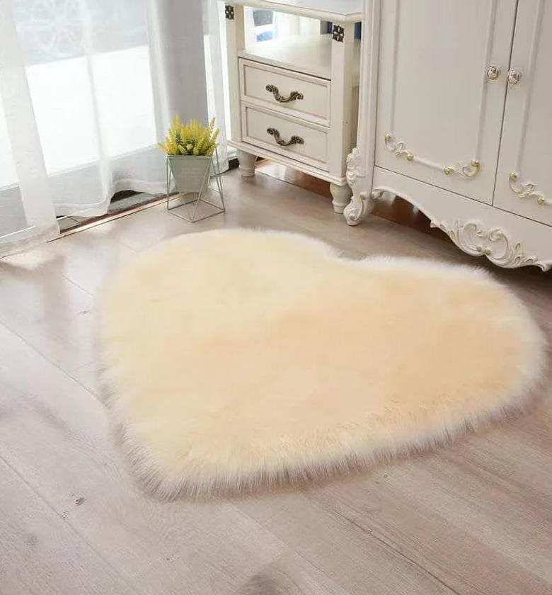 Soft and cozy heart-shaped rug for bedroom and living,kids,nursery,teen girls room decor carpet image