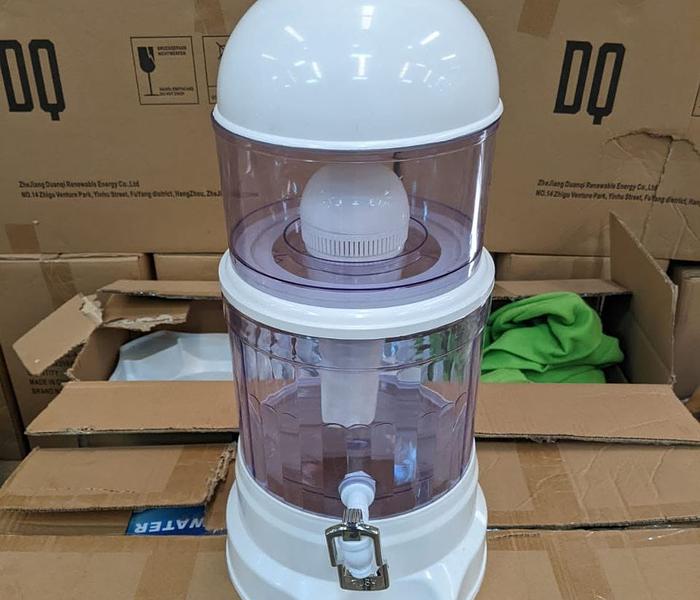 Standing water purifier with tap image