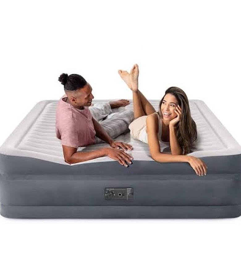 AIRMATTRESS. Heavy Duty Portable Inflatable Mattress With Free Pump image