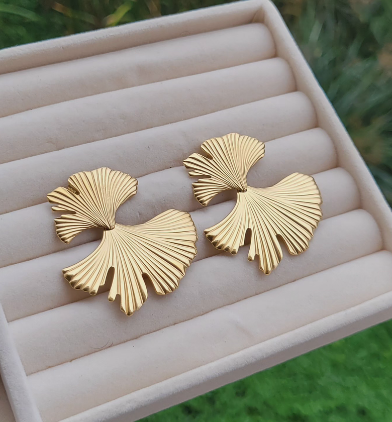 Hoop earrings  image