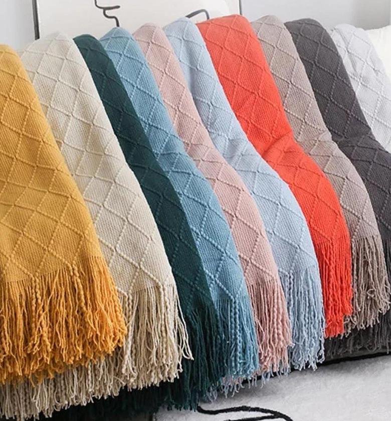 Knitted throw blankets image