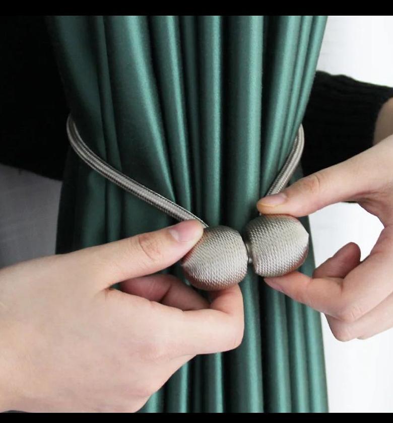 Curtains tie back  image