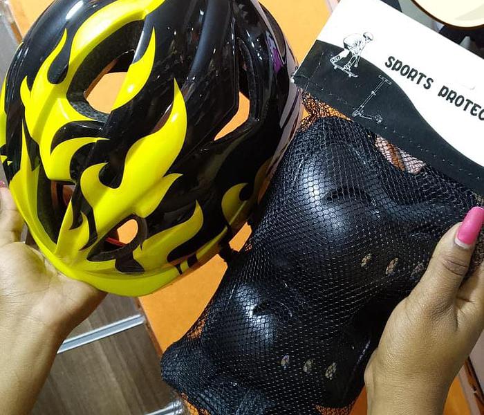 Kids hard helmet with guards -Yellow black image