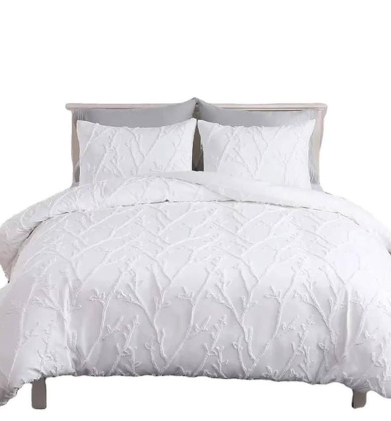 Tufted duvet cover set. image