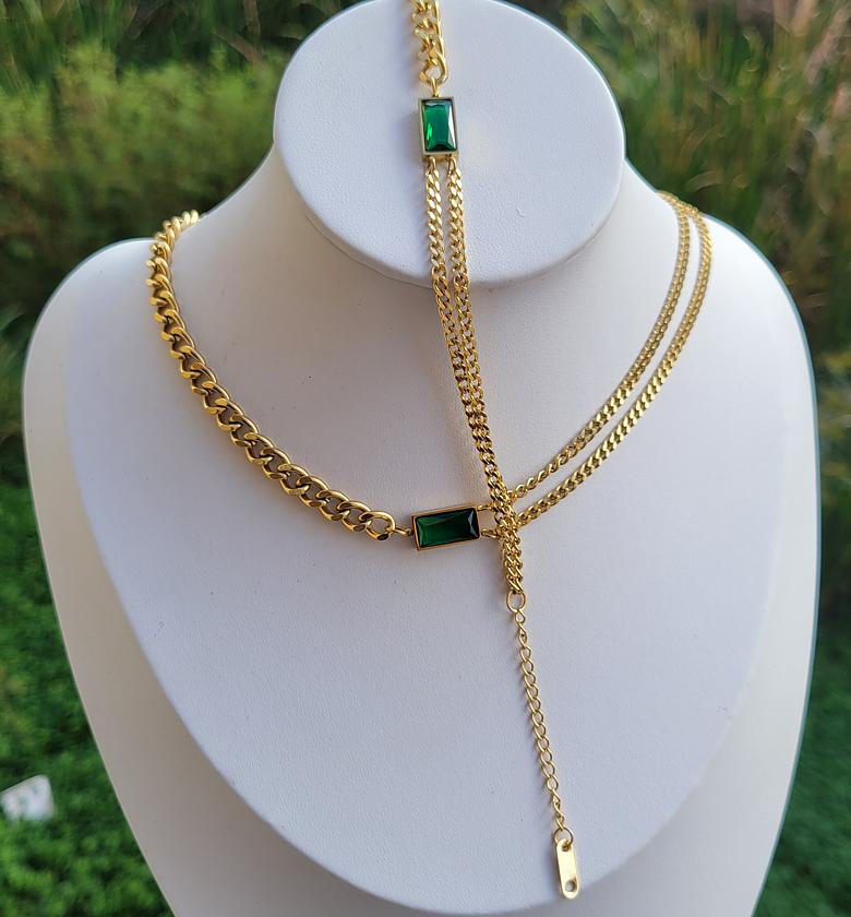 Amira emerald set image