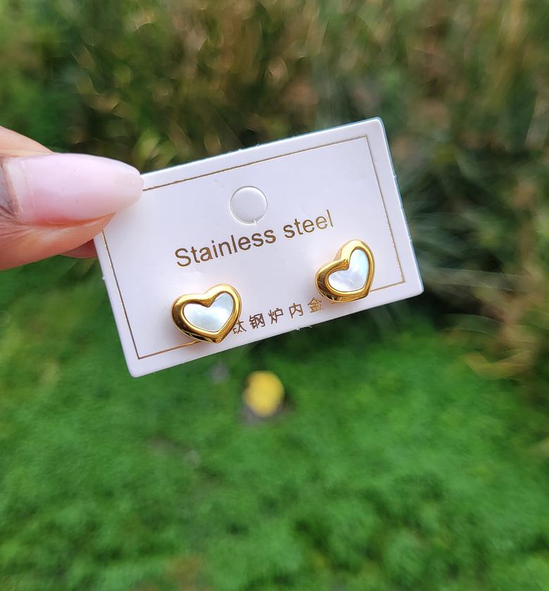 White loveheart  image