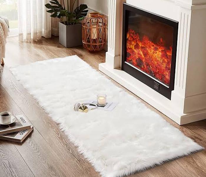 Shaggy long bedside mat-white image